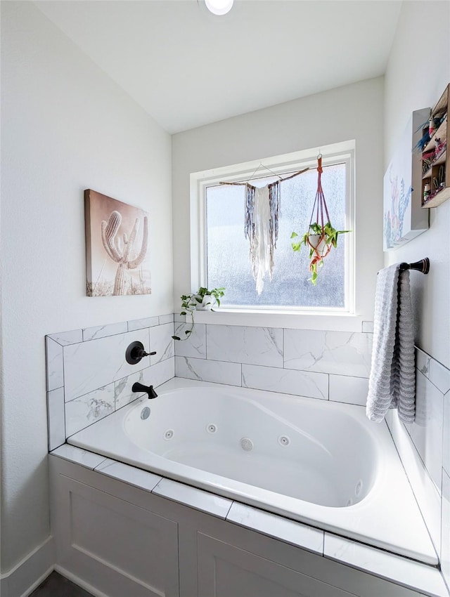 18358 Timber Oaks Dr, Lindale, TX 75771 - full bath with a whirlpool tub