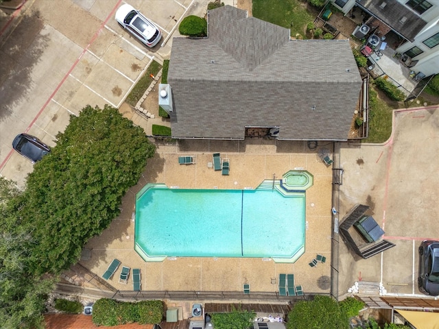 2500 Peargrove Cir, Arlington, TX 76006 - view of subject property featuring a pool area