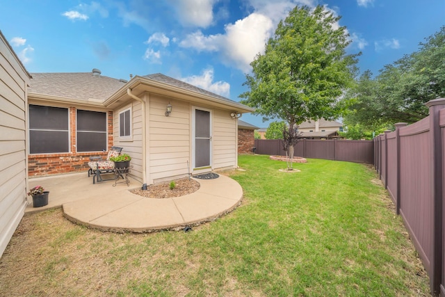 view of yard featuring a patio