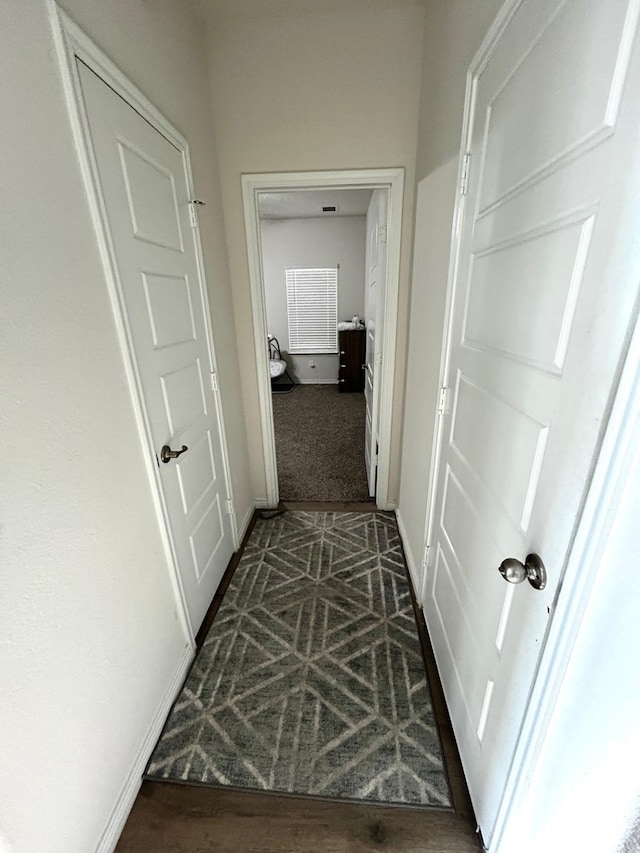 7425 Bledington Ln, Mckinney, TX 75071 - hallway featuring baseboards