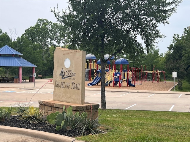 4525 Crooked Ridge Dr, The Colony, TX 75056 - community play area with a gazebo