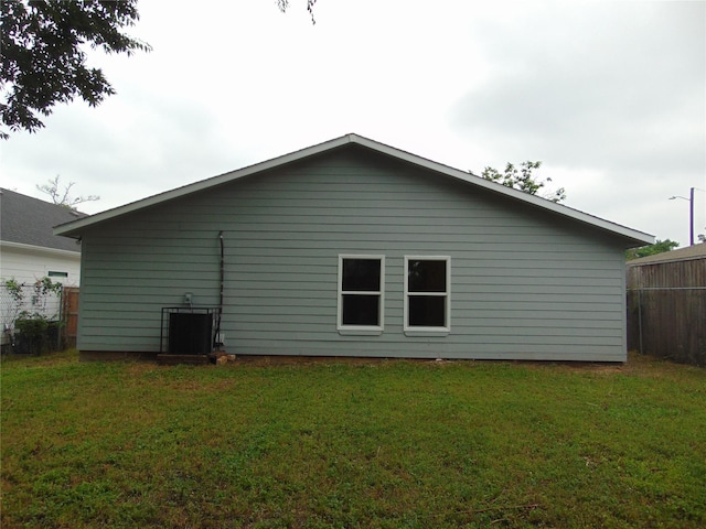 7928 Hull Ave, Dallas, TX 75216 - view of rear view of house