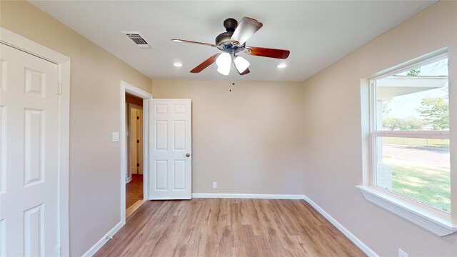 3201 Lakeland St, Fort Worth, TX 76111 - unfurnished room with light wood-style flooring, ceiling fan, baseboards, and recessed lighting