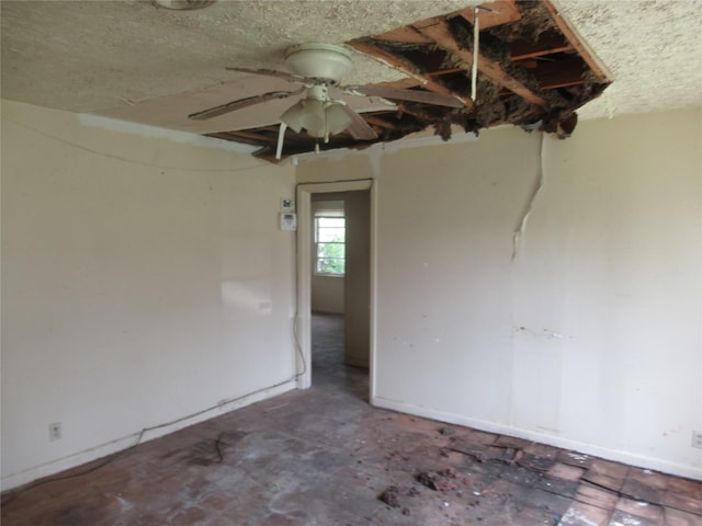 3108 Woodford St, Shreveport, LA 71108 - unfurnished room with a ceiling fan and baseboards