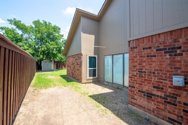 417 Red Coat Ln, Arlington, TX 76002 - view of yard featuring a patio