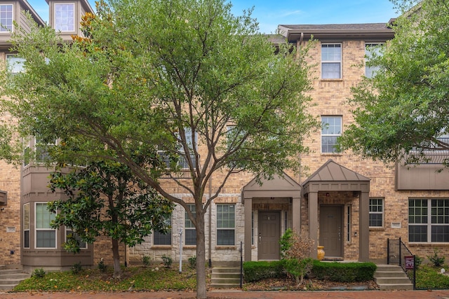 3924 Asbury Ln, Addison, TX 75001 - multi unit property featuring brick siding