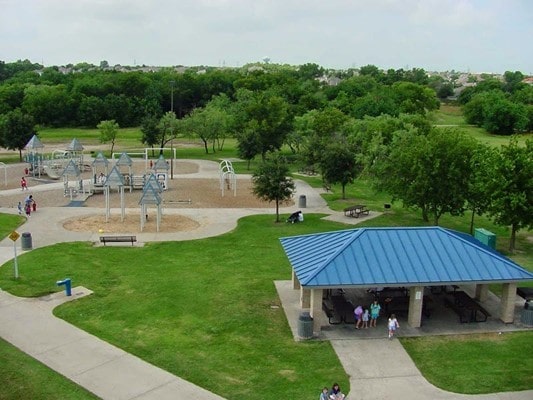 4111 Cypress Springs Dr, Arlington, TX 76001 - view of property's community featuring a yard