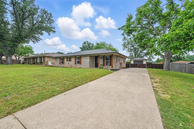 1632 Pecan Park Dr, Arlington, TX 76012 - ranch-style house with driveway and brick siding