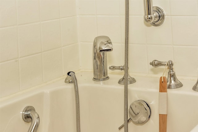 3904 Crescent Dr, De Cordova, TX 76049 - bathroom view