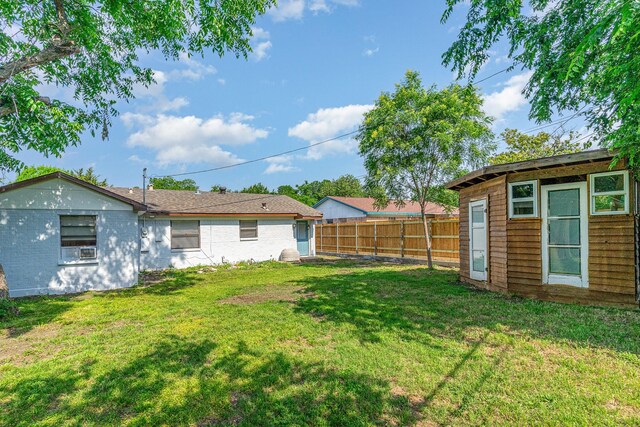 8830 Boundbrook Ave, Dallas, TX 75243 - view of yard
