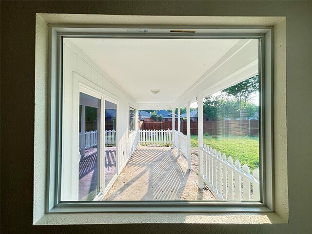 1153 Tracy Ln, Lancaster, TX 75134 - view of deck