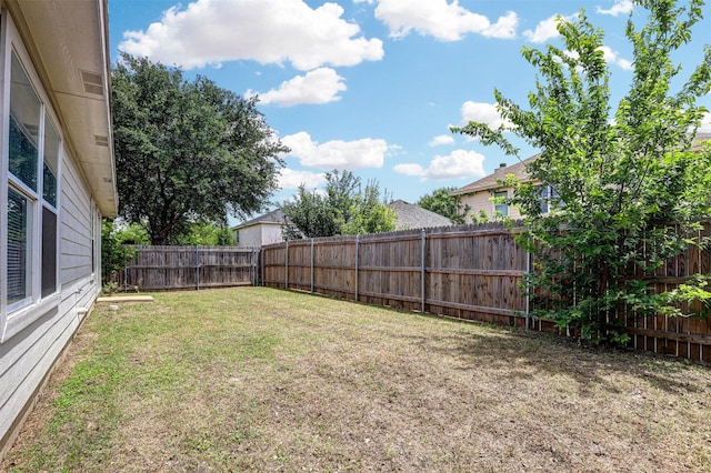 914 Gillon Dr, Arlington, TX 76001 - view of yard