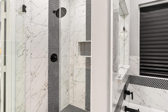 1096 Tupuna Ct, Tool, TX 75143 - bathroom with tiled shower