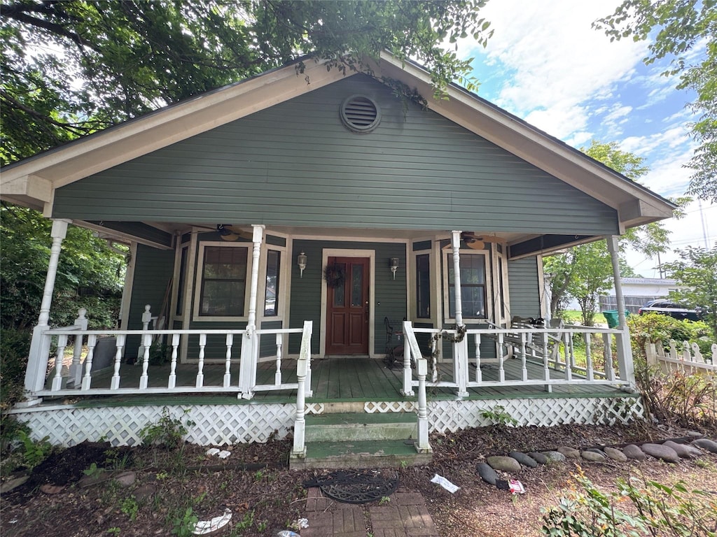 704 Harrington St, Cedar Hill, TX 75104 - view of front of home with ceiling fan and covered porch