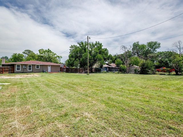 1803 4th St, Brownwood, TX 76801 - view of yard featuring fence