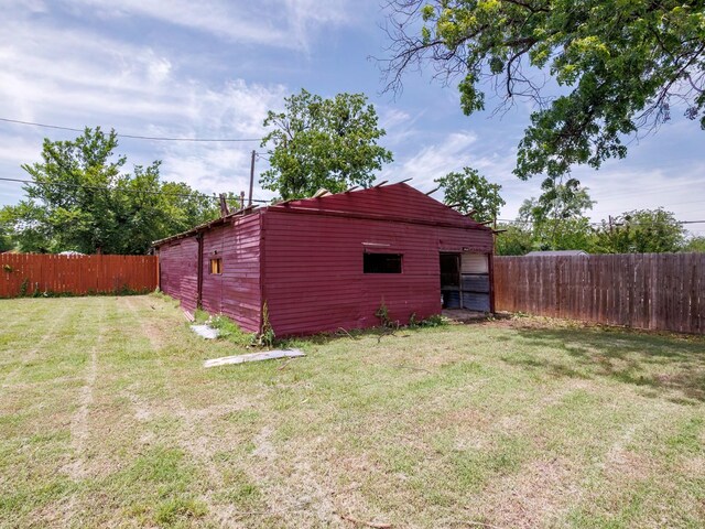 1803 4th St, Brownwood, TX 76801 - view of outbuilding with an outdoor structure