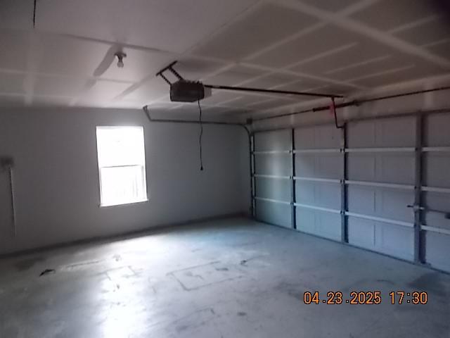 6107 Brookfall Dr, Arlington, TX 76018 - view of garage