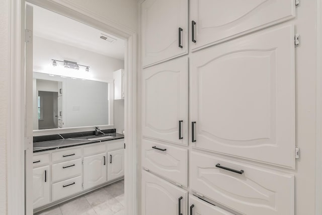 4107 Crossgate Ct, Arlington, TX 76016 - bathroom featuring vanity