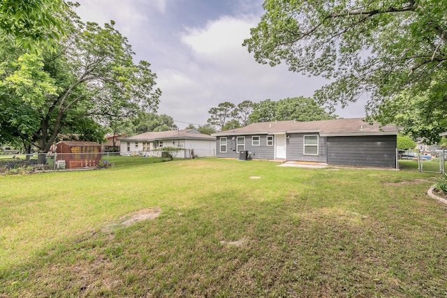 1209 Ralph St, Grand Prairie, TX 75051 - view of yard