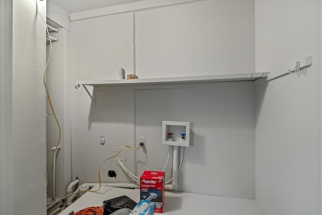560 N Cardinal Rd, Reno, TX 76020 - clothes washing area featuring hookup for a washing machine