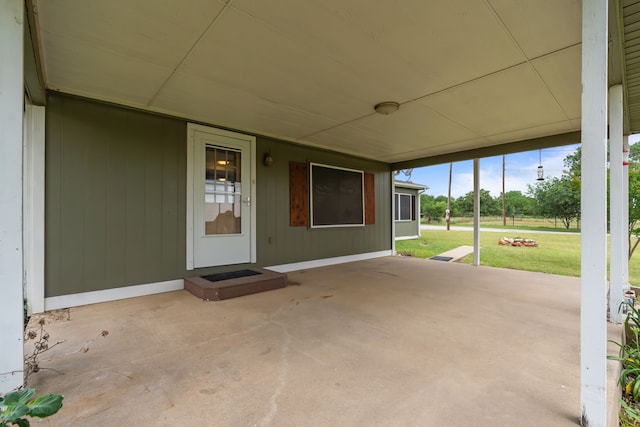 560 N Cardinal Rd, Reno, TX 76020 - view of patio / terrace