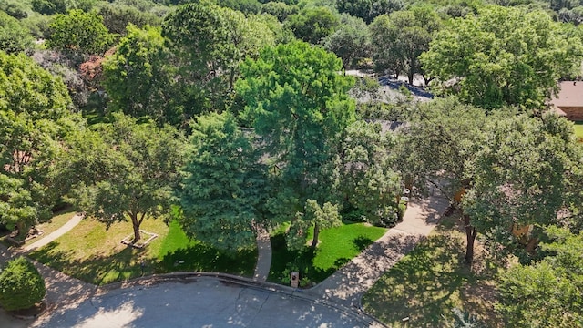 4401 Longacres Ct, Arlington, TX 76016 - aerial view of property's location featuring a heavily wooded area