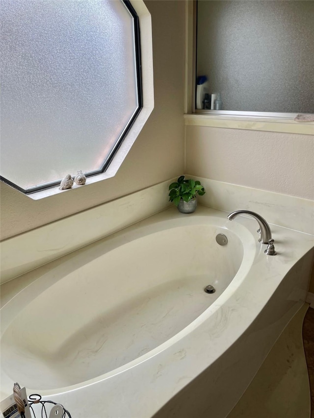 1405 Heritage Hill Dr, Desoto, TX 75115 - full bath with a bath