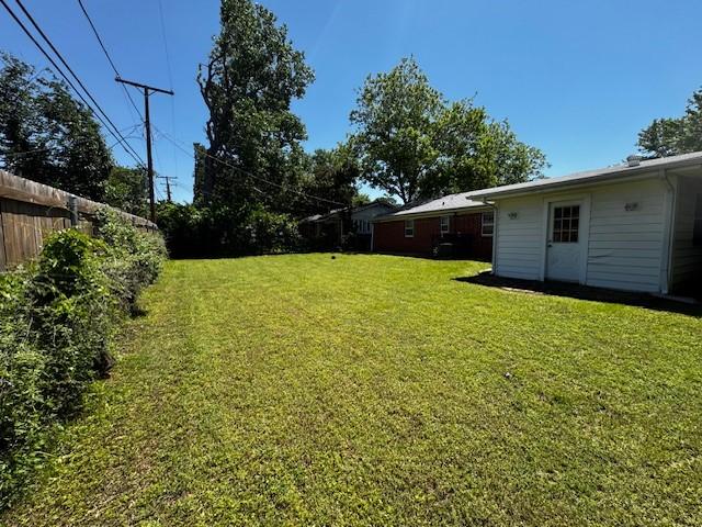 7625 Deaver Dr, North Richland Hills, TX 76180 - view of yard