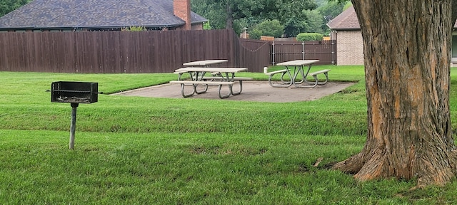 16 Cedar Bayou Cir, Pottsboro, TX 75076 - view of yard featuring a patio area