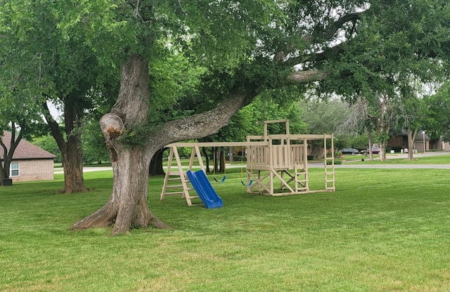 16 Cedar Bayou Cir, Pottsboro, TX 75076 - community playground featuring a lawn