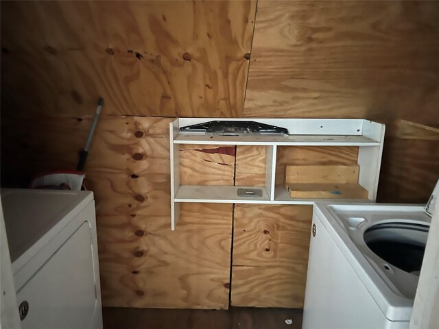 3052 Vz County Road 3810, Wills Point, TX 75169 - laundry room with washer / dryer
