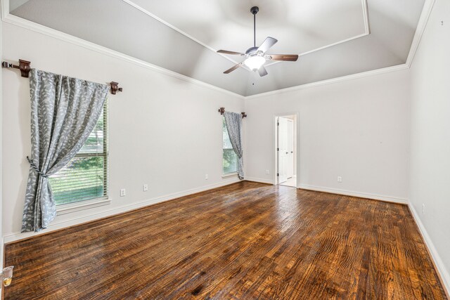 109 Rio Bravo Ct, Weatherford, TX 76088 - spare room featuring a ceiling fan, vaulted ceiling, wood finished floors, ornamental molding, and baseboards