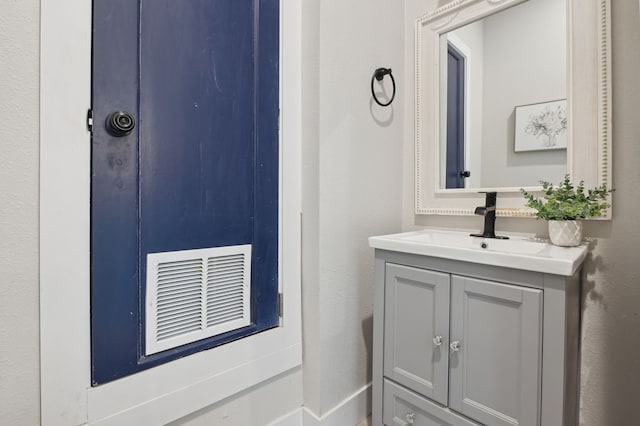 702 Griffith, Terrell, TX 75160 - bathroom with vanity