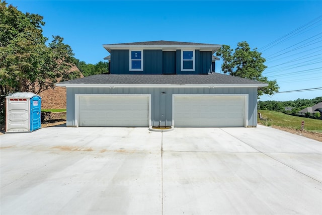 6223 Post Oak Ter, Fort Worth, TX 76112 - garage featuring driveway