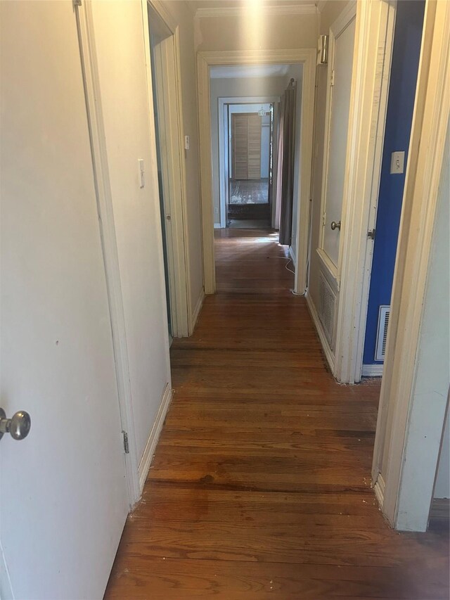3415 Reily Ln, Shreveport, LA 71105 - hall with wood finished floors and baseboards