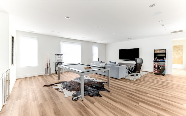 8404 Swananoah Rd, Dallas, TX 75209 - recreation room with light wood-style floors, baseboards, and recessed lighting