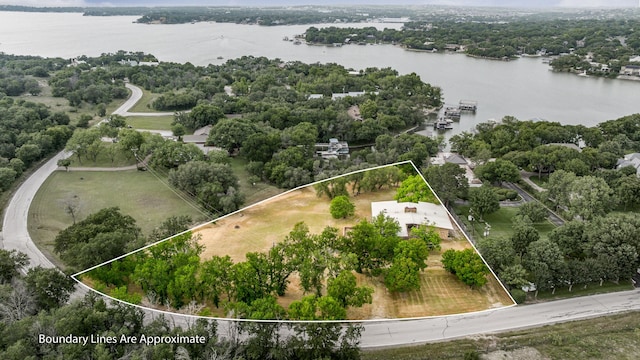 4208 Shore Front Dr, Fort Worth, TX 76135 - view of property location with property parcel outlined and a large body of water