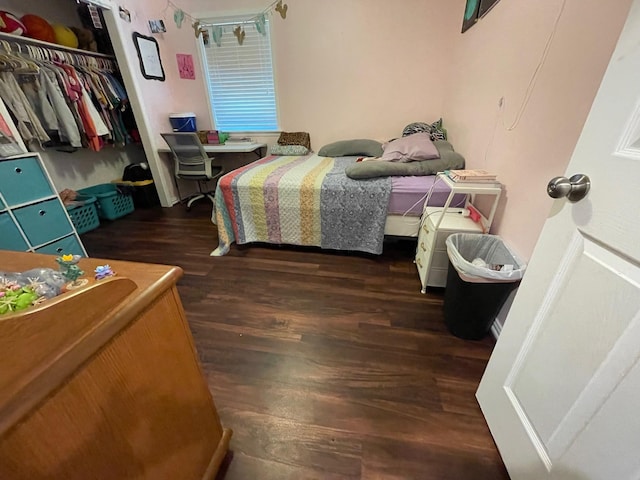 4054 Lakeshore Dr, Lone Star, TX 75668 - bedroom featuring wood finished floors and a closet