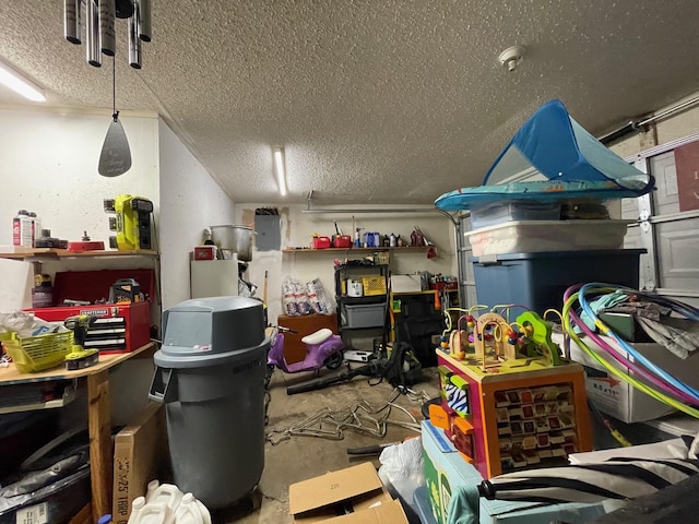 4054 Lakeshore Dr, Lone Star, TX 75668 - view of garage
