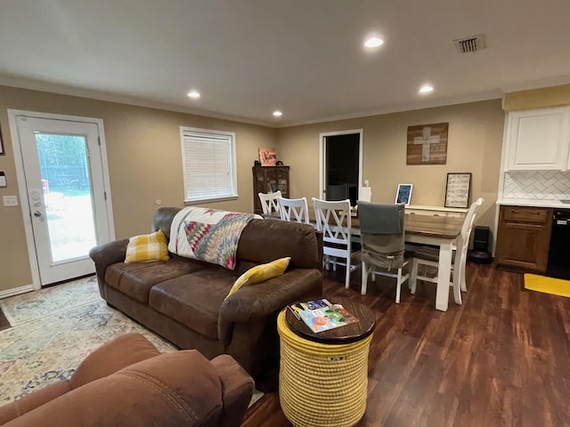 4054 Lakeshore Dr, Lone Star, TX 75668 - living room featuring dark wood-type flooring and recessed lighting