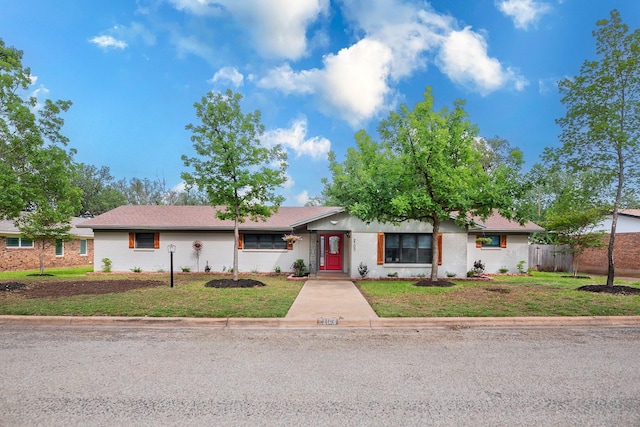 2103 S High St, Brady, TX 76825 - ranch-style home featuring brick siding