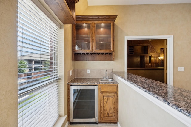 1270 Timber Ln, Frisco, TX 75036 - indoor wet bar with wine cooler