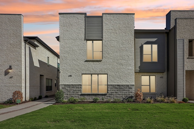615 Arapaho Dr, Plano, TX 75075 - modern home featuring a yard