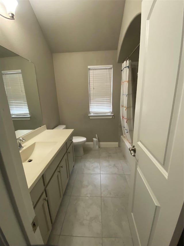 4434 Vineyard Creek Dr, Grapevine, TX 76051 - full bathroom featuring vanity, toilet, shower / bath combo with shower curtain, and baseboards