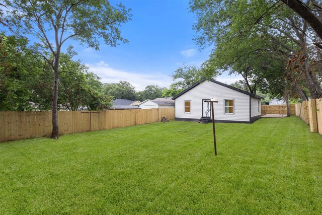 1832 Arch St, Fort Worth, TX 76105 - view of yard with entry steps