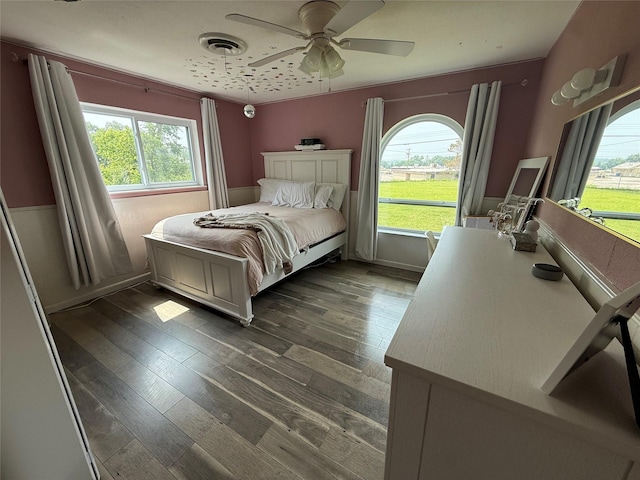 522 W 7th St, Weatherford, TX 76086 - bedroom featuring dark wood-style flooring and ceiling fan