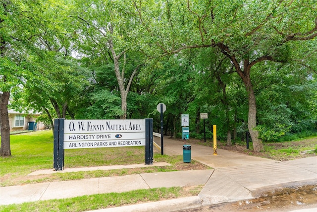 6500 Fannin Farm Way, Arlington, TX 76001 - view of community with a yard