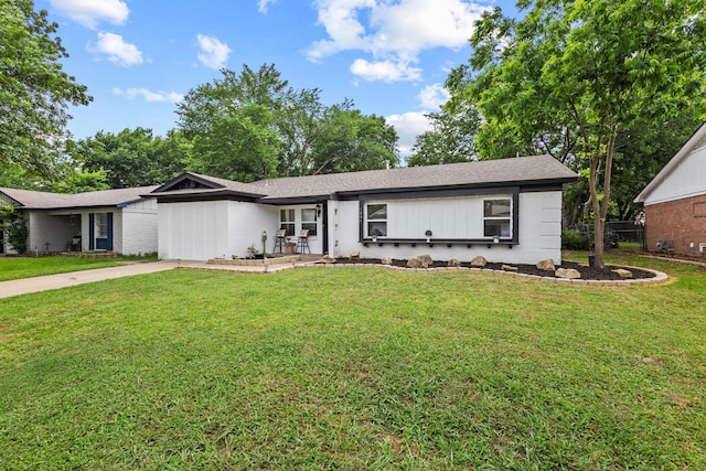 1807 W Belden St, Sherman, TX 75092 - view of front facade featuring driveway