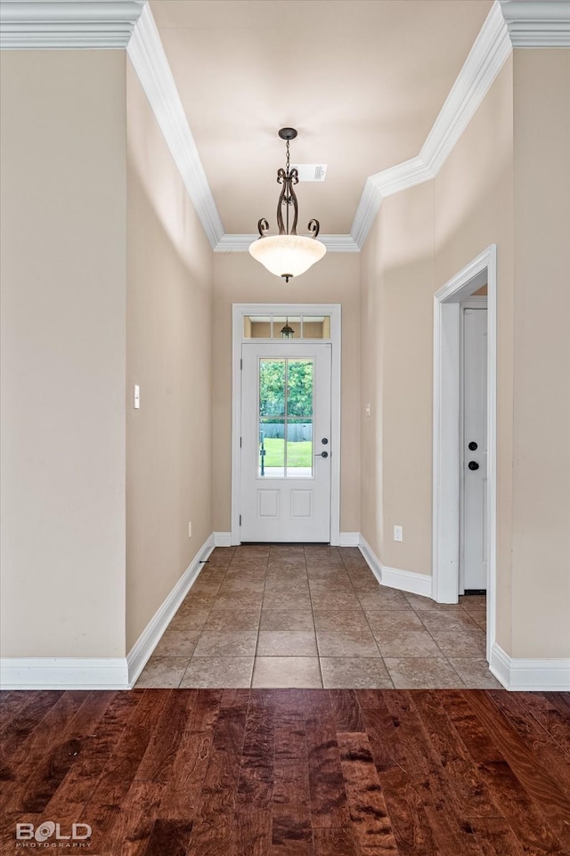9214 Mykanos Trl, Shreveport, LA 71106 - tiled foyer entrance featuring crown molding and baseboards