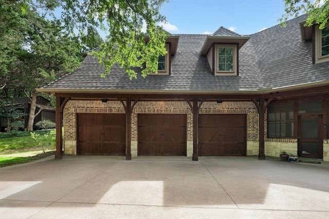 2306 Autumn Run Ct, Cedar Hill, TX 75104 - garage with concrete driveway